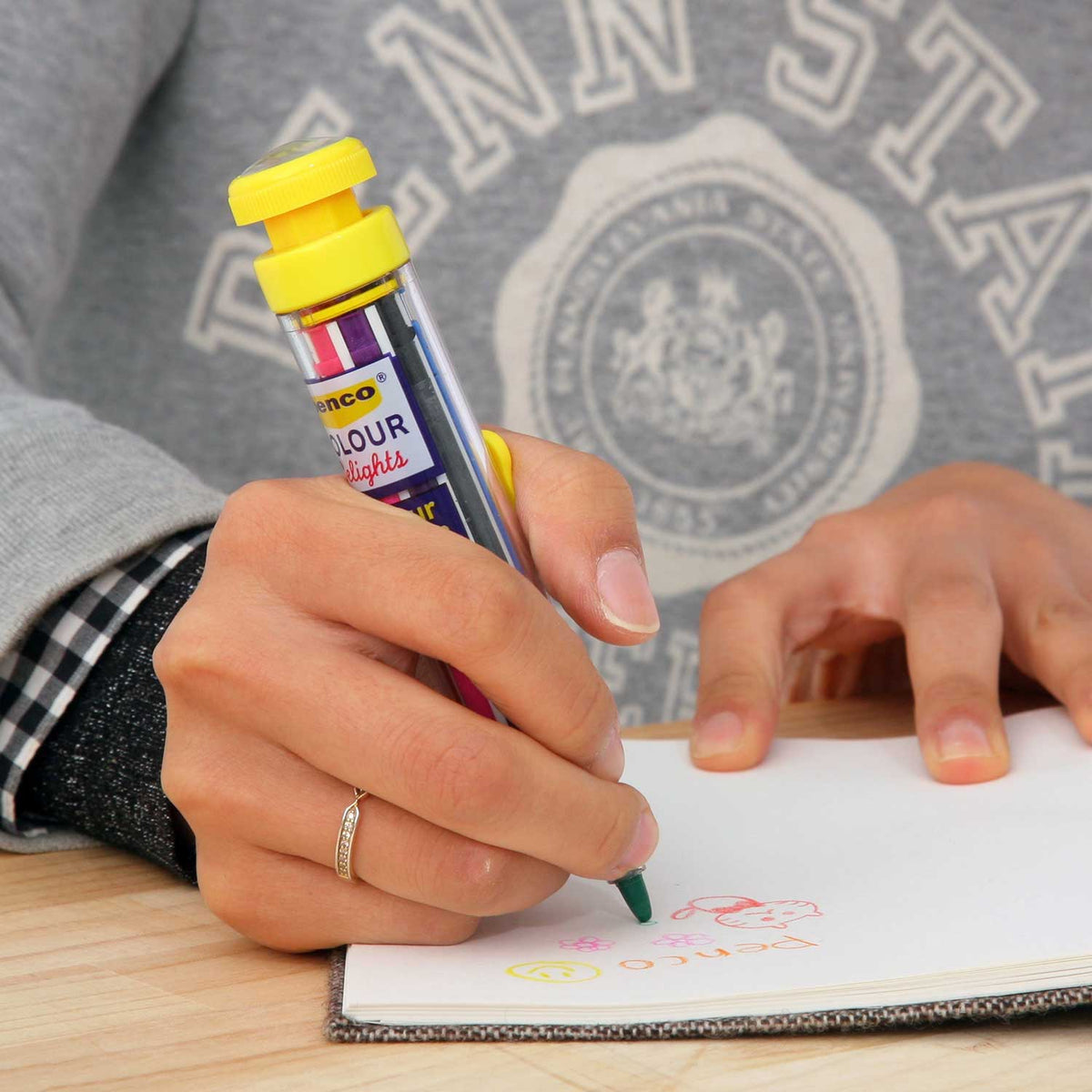 8 Color Crayon: Ivory